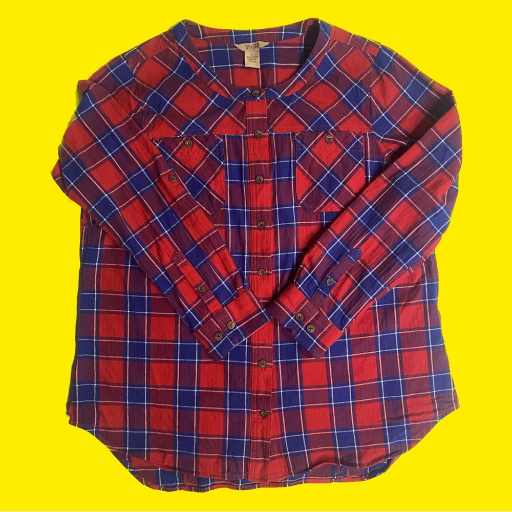 Woman’s Duluth Trading Flannel in Size Large.